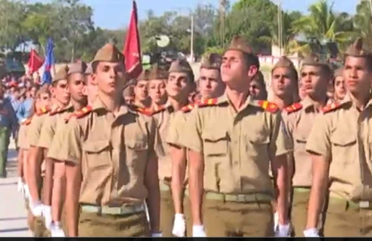 🇨🇺🇨🇺 21 de Abril 1961, dos días después de la victoria de Giron, se funda el señor Ejército Oriental, para mantener la soberanía y defensa del Oriente. #Muchas Felicitacidades para todos sus fundadores y combatientes. #EjercitodelPueblo. #TodoporCuba