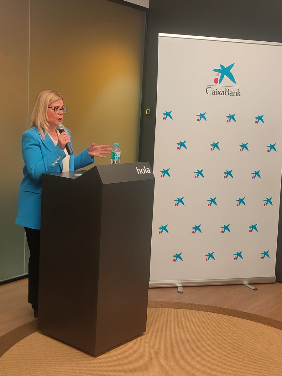 pepe_meseguer's tweet photo. El pasado jueves, CaixaBank inauguró una nueva oficina, en este caso se trató de la primera oficina modelo Store en el Altiplano de la Región de Murcia, situada en la preciosa ciudad de Yecla. 

#CaixaBank #StoreYecla   #RegiónDeMurcia #Cercanía https://t.co/IF2nprOBXd