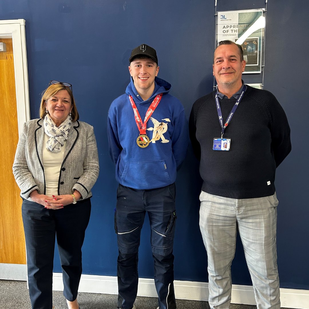 🎉🏃‍♂️ One week ago, Lewis crossed the finish line of the Manchester Marathon 🏅 Completing the marathon in 3 hours and 56 minutes is no small feat, and we couldn't be prouder of his amazing accomplishment! #ManchesterMarathon #Achievement