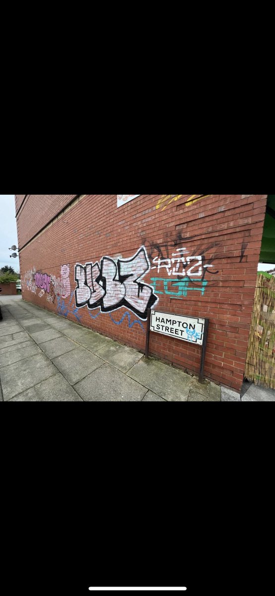 Thank you to residents for reporting Graffiti in #Toxtethward I have been working with our dedicated ward officer & @lpool_LSSL @lpoolcouncil @liamrobinson24 @CllrLauraRC