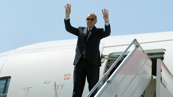 31 Mart seçimlerinin ardından yurt dışı ziyaretlerine başlayacak olan Cumhurbaşkanı Erdoğan, 12 yılın ardından Irak'ın başkenti Bağdat'a gidiyor. Irak Cumhurbaşkanı Abdüllatif Reşid ile görüşecek olan Erdoğan'ın PKK terör örgütünü bitirmek için bölgeye yönelik düzenlenmesi