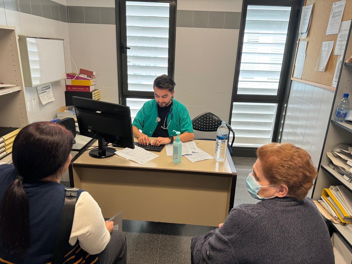 PenateGregorio's tweet photo. Gran rotación formativa #negriInnova Dr Cristian Correa del @MaranonNeumo en #HipertensionPulmonar clínica, cate, ergo y eco. Formación en valores @fundacionhp y vinculación con la solución de problemas.@SanidadGobCan @SeparCPulmonar @separpacientes @pemarlor08 @CGarciaQuintana https://t.co/5uCmrmmoar