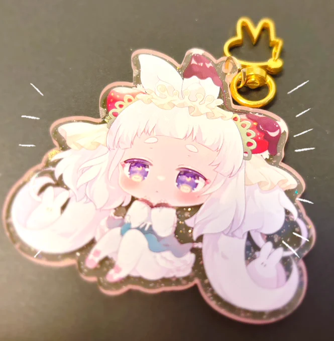 SAKURAアクキー届きました だいふくちゃんとっても可愛い仕上がりです 淡いピンクに桜とキラキラがたくさん散りばめられてて…一目惚れで作って良かったです #好きを形にトリニティ