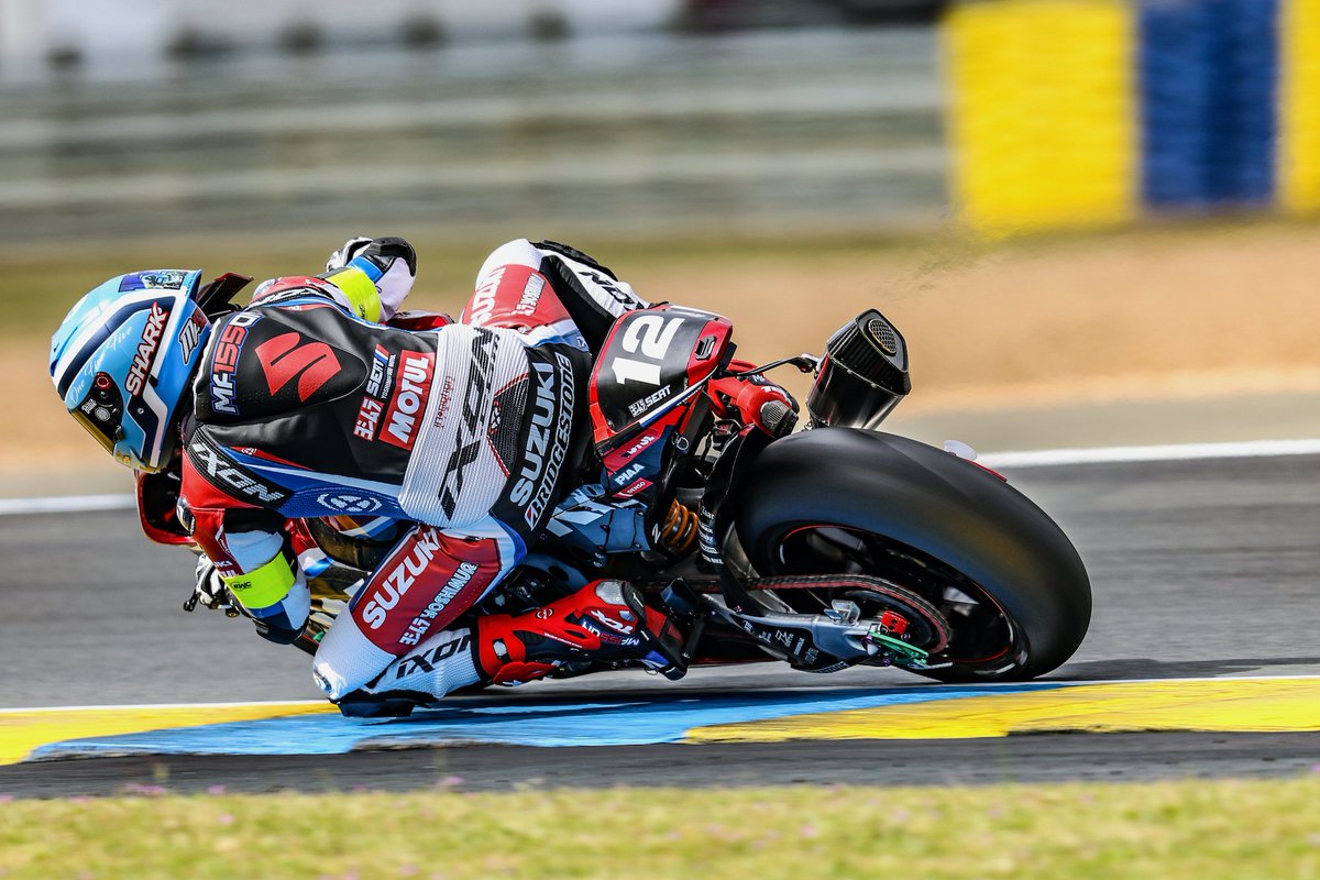 BSMS_2's tweet photo. FIM EWC Rd1 ルマン24時間は終盤に入り、残り3時間を切りました！
現在走行している各チームは長い24時間のゴールが見えてきて、最後までしっかり走り切る雰囲気になってきました！
▼決勝残り3時間の速報はコチラ▼
https://t.co/nH97UrfrNU
#BRIDGESTONE #ブリヂストン #EWC #ルマン #ルマン24時間 #LeMans #LeMans24