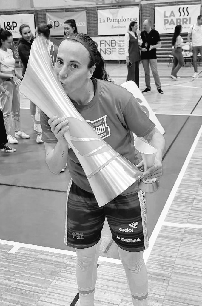 Una semana después sigo sin creerlo. 🏆✌️ #soñando #ascenso #unasemanadelocura #campeonas #Navarra