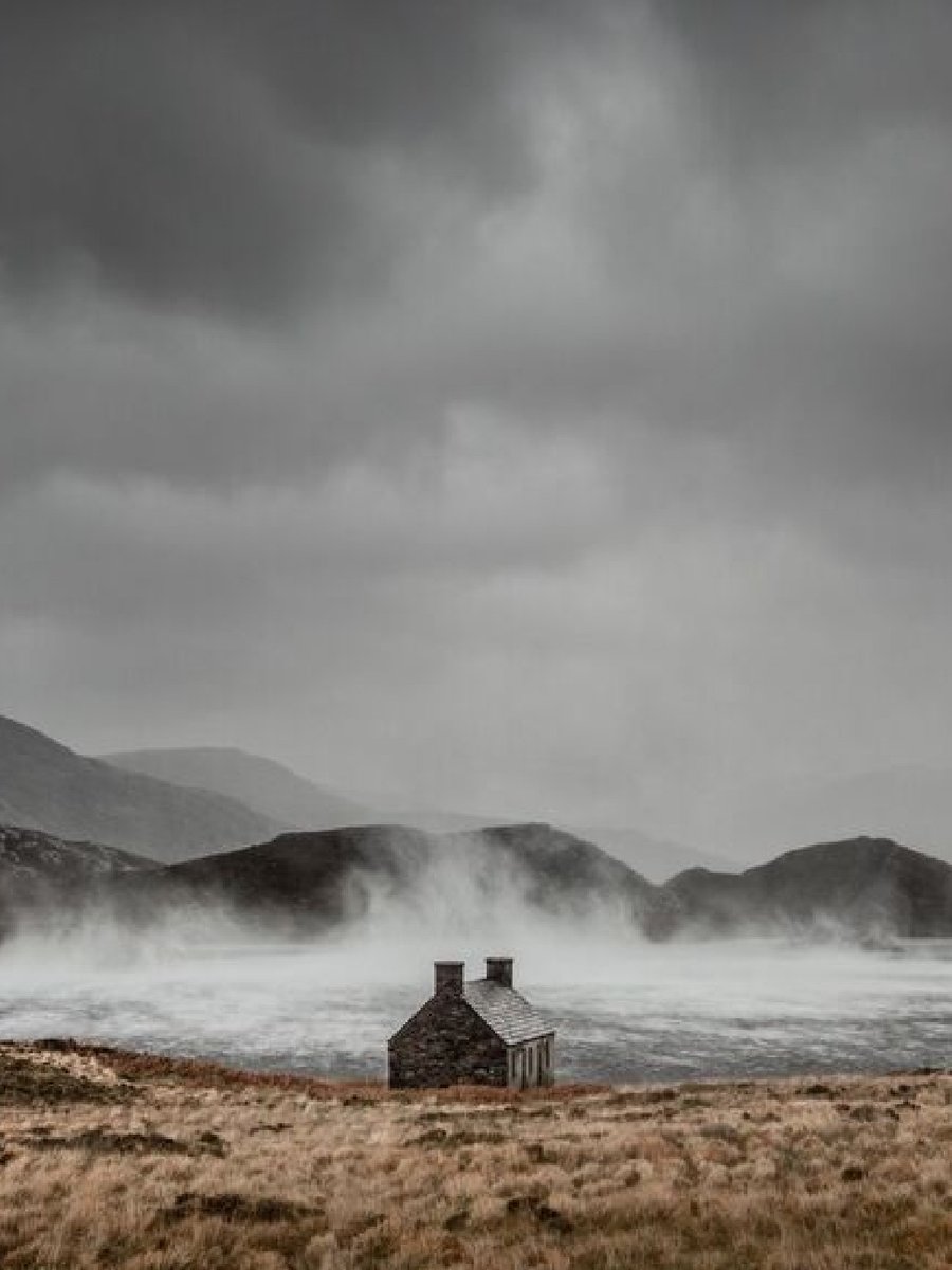 @N_T_S places are great for photography with epic scenery, iconic wildlife and beautiful buildings – to help you take better shots, we’ve asked the experts for their best advice. > brnw.ch/21wJ1A5 📸 Laurie Campbell, Dougie Cunningham #ForTheLoveOfScotland