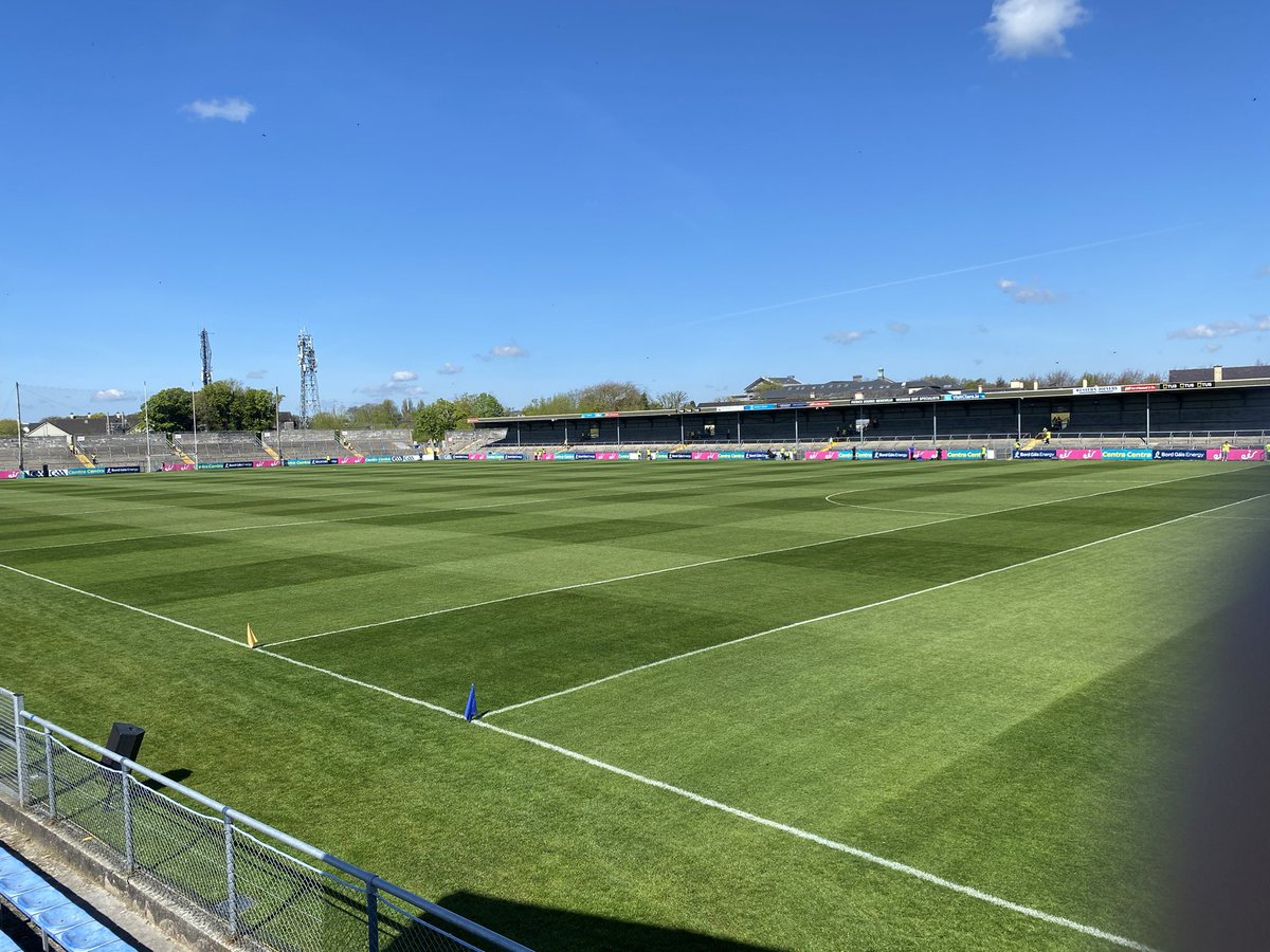 Cusack Park Ennis looks super. There will be some atmosphere here 2 hours from now👇👇👇