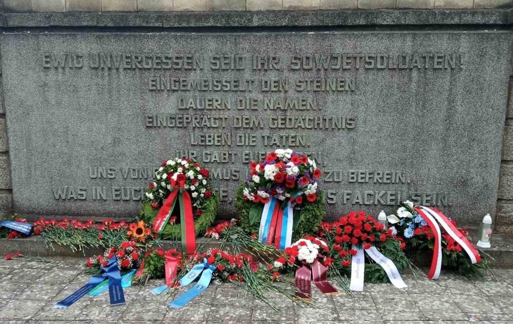 #BY80 Десятки тысяч погибших советских воинов, в том числе 🇧🇾, в битве за Берлин на Зееловских высотах в апреле 1945 года. Совместно с 🇷🇺 коллегами почтили память павших героев.