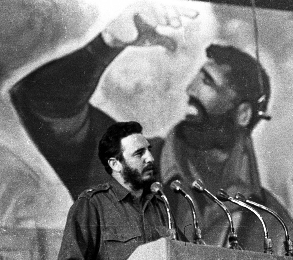 “Porque lo q no pueden perdonarnos los imperialistas es q estemos aquí, lo q no pueden perdonarnos los imperialistas es la dignidad, la entereza, el valor, la firmeza ideológica, el espíritu de sacrificio y el espíritu revolucionario del pueblo de Cuba”. FIDEL #FidelPorSiempre