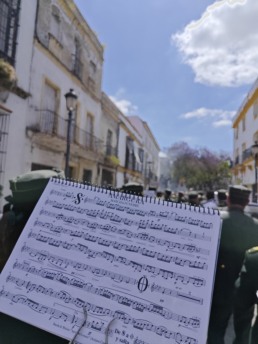 El Carmen llega a la Porvera 🎶 Madre Soledad 🎶 Amargura (Beigbeder) 🎶 El Cristo de la Lanzada (M. Galindo) @HdadCarmen 📲 #SuenaAgripinoLozano