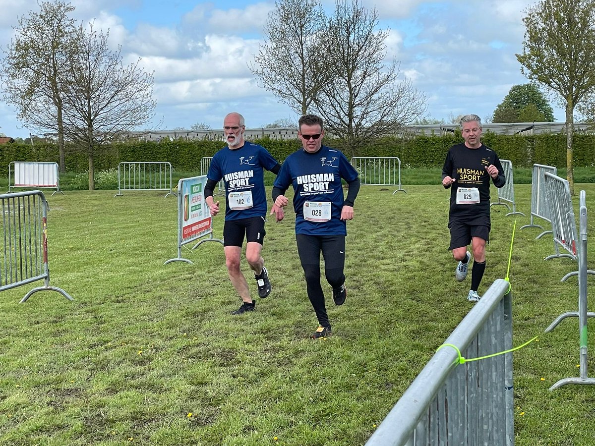 frank_wal's tweet photo. Nog even dank aan @Stg_Roparun #team166 @ZRivierenland voor de gezellige loop vanmorgen en wat een mooie omgeving wonen jullie ππ»
Groet #team031Lingewaard βπ» https://t.co/byahjZj4Fx