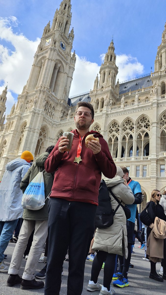 StefanHechl's tweet image. Selten ham ein Bier und ein Fleischkassemmerl so gut geschmeckt #VCM