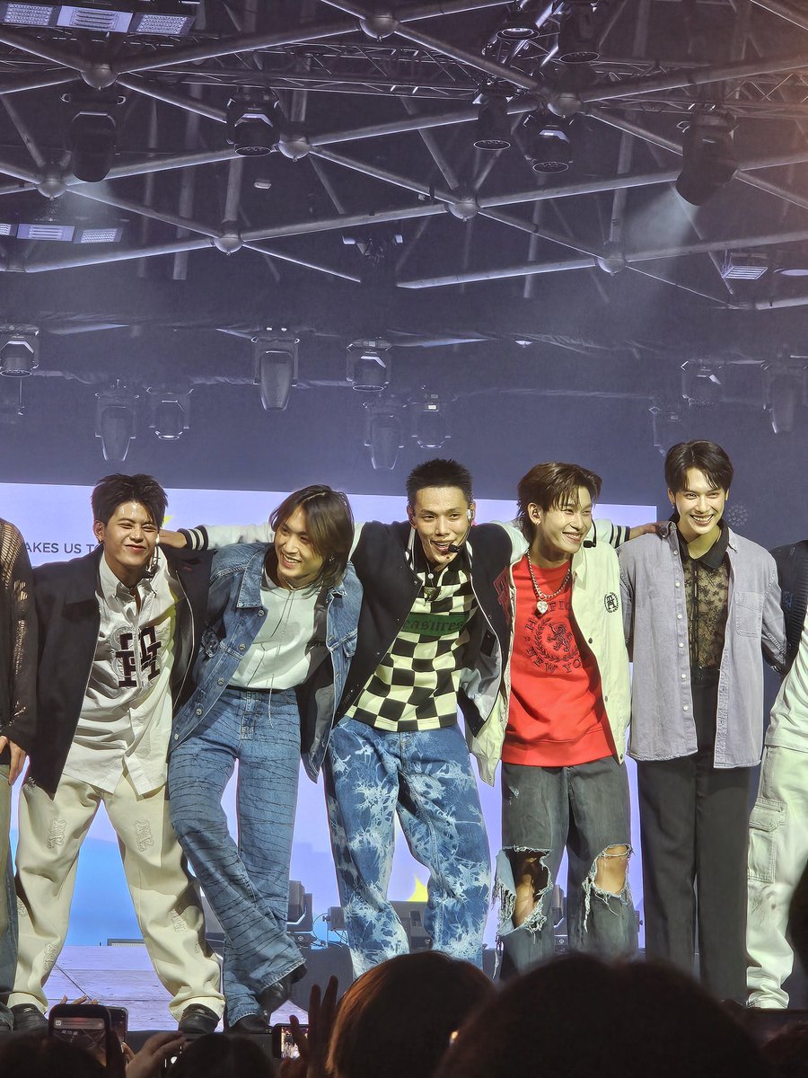 tofrlzd's tweet photo. ฮืออออออออ #LOVENTUREFANCON https://t.co/k1LdybUNeP
