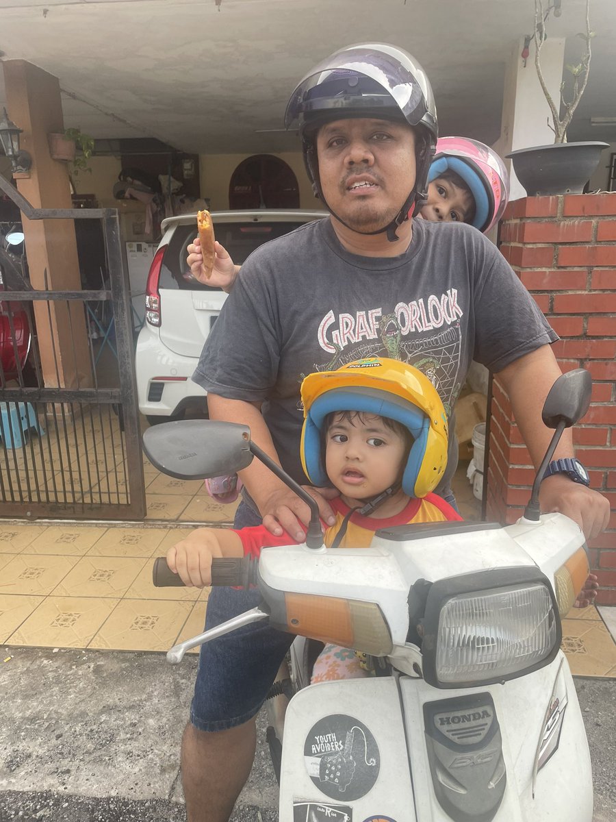 CrossedKom's tweet image. #sundayactivity #daddyduty #paritbuntar