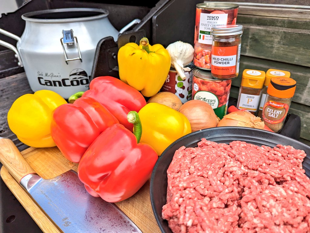 jayclark0106's tweet photo. #Chili on the #BBQ incoming π @Broilkinguk #Cancooker #Learner https://t.co/Q9C3DTaR6R