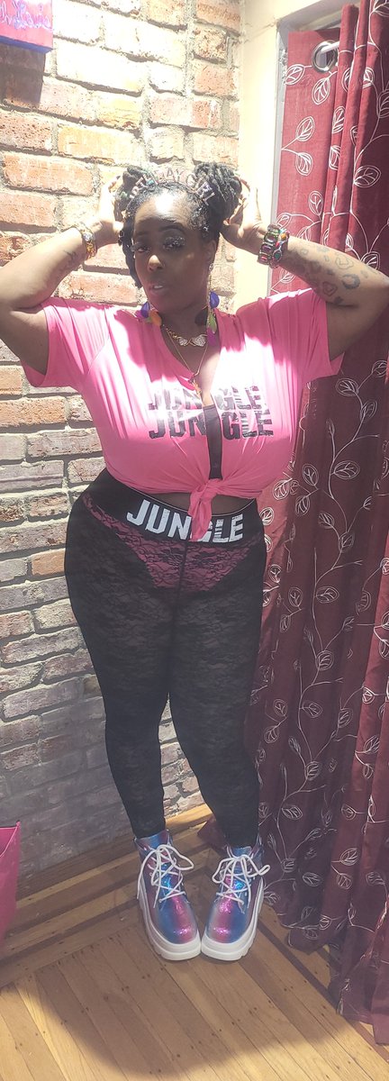 CrowndKitty's tweet photo. Mmmmm 41 doesn't look too bad on MeeeeβοΈππ₯³π
#BdayBabe #TaurusGang #crowndkittyproductions #mzkittysavage #SLUTMEOUT #polyslut #sneakyfoxxfilms #SEPHORAFOXX #bookwithckp #adultfilm #BustyBabe # https://t.co/Qxmi66lgs1