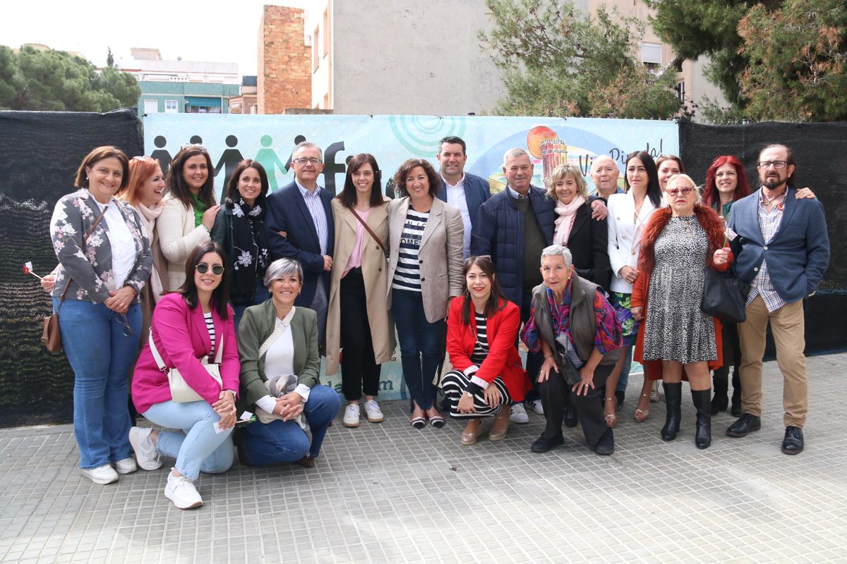 Avui amb l'Alcalde <a href="/xavieramor/">Xavier Amor</a> hem visitat la Fira d'entitats de Pineda de Mar.

I hem anunciat el compromís dels <a href="/socialistes_cat/">Socialistes PSC/❤</a> de dedicar el 7% del PIB a la salut, amb un Pacte amb el sector i els agents socials per millorar de manera decidida tots els àmbits sanitaris.