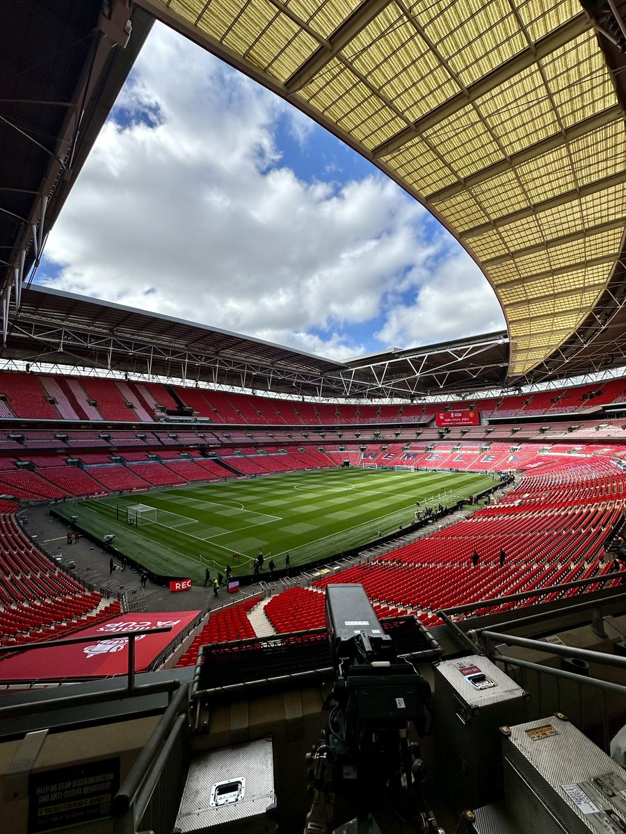 Two iconic venues York Hall Bethnal Green and Wembley Stadium 
#outsidebroadcast