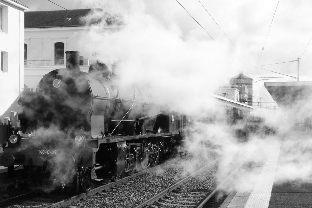 La belle #140C27 du #GADEFT sous ses volutes de vapeur, avant d’assurer le Thermal Express au départ de Clermont-Ferrand. #patrimoine #SNCF
