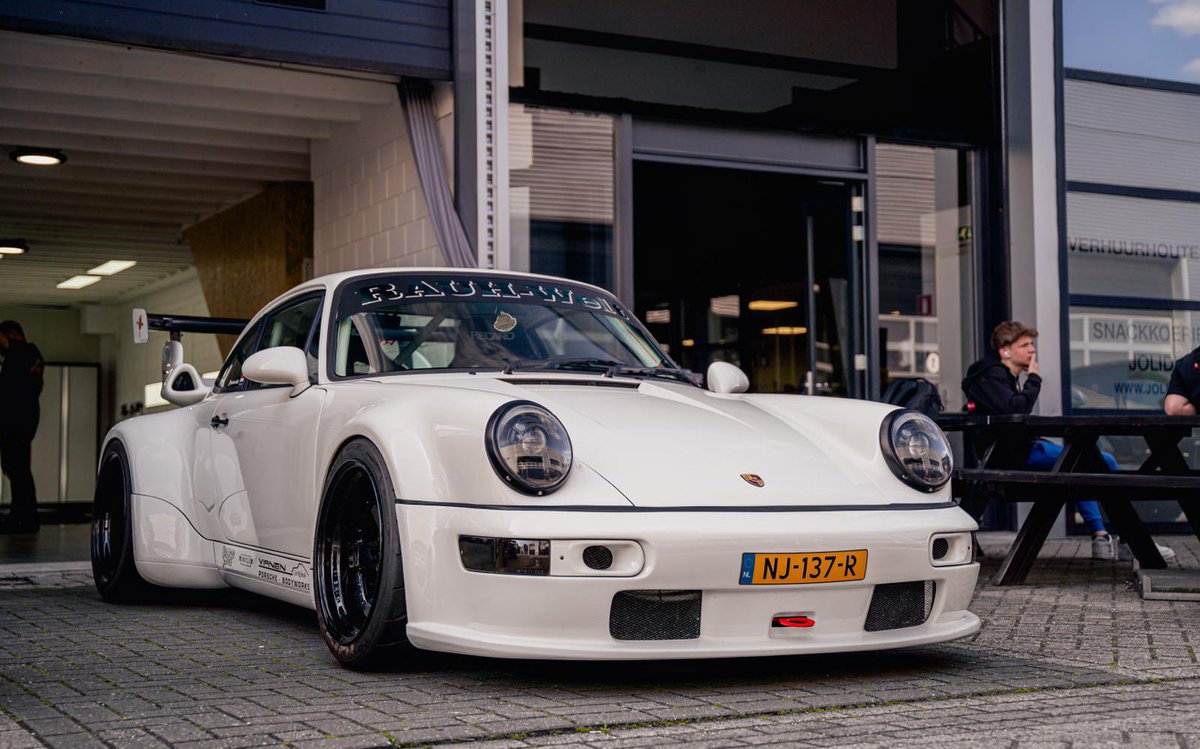 2013classics's tweet photo. This Porsche 964 Based RWB is one of 3 “Rauh Welt” cars that will be joining the Legendary Classics Collection soon. Keep an eye out for her on https://t.co/IZwPFvxq7K 
#RWB #porsche #aircooled #legendaryclassics #porsche964 #porschelife #flatsix #porsche911 #ComingSoon https://t.co/0oOmCxYlQC