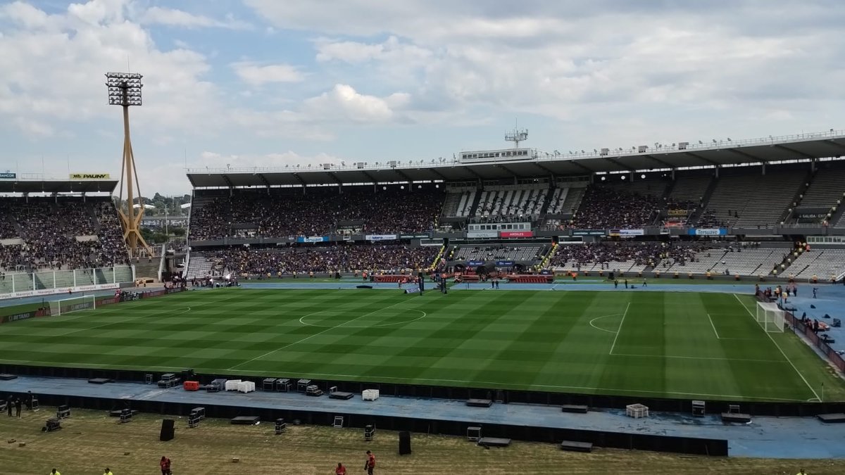 Foto de hace unos 20 minutos. El partido es a las 15:30 Diganme que nunca fueron a la cancha sin decirme que nunca fueron a la cancha