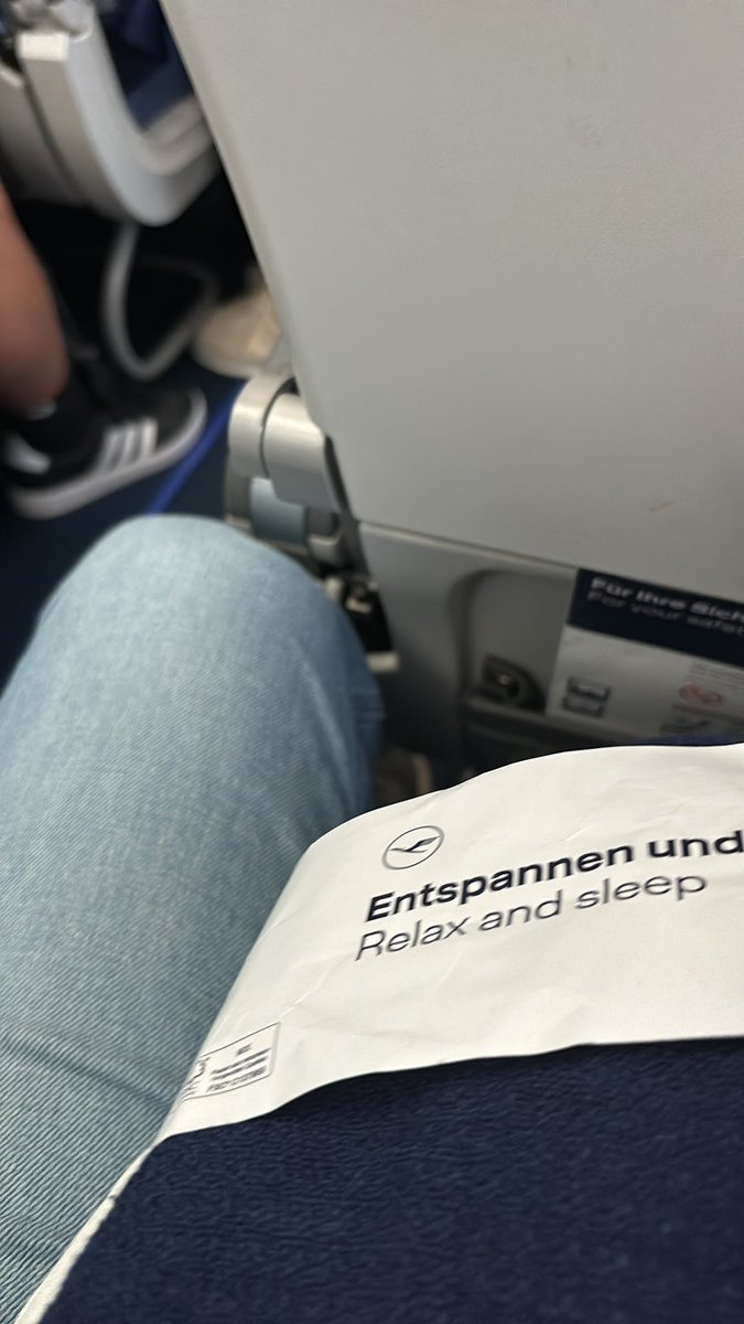 MatrixAlvaro's tweet photo. Flying to San Francisco with Lufthansa.
An 11 hour flight with no space 
This should be illegal.
And this after my initial flight was cancelled ( 7 hour flight now is converted to 11 hour flight plus 4 hour extra)
Lost one hotel night  and won 8 extra flight hour.
Never again. https://t.co/FoR1mMuRJc