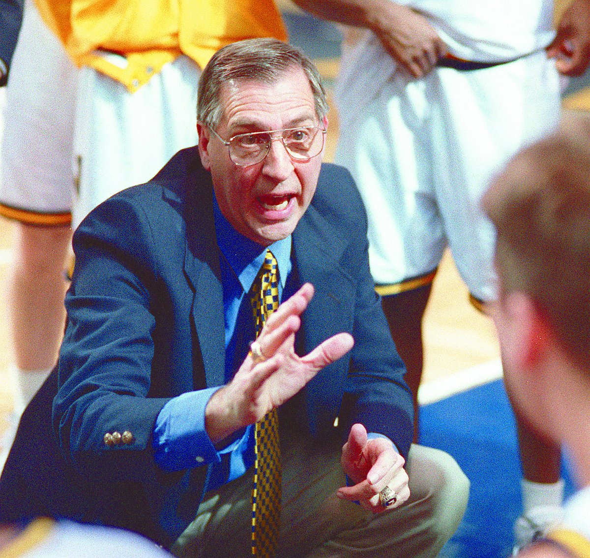 Former @NavyBasketball coach Don DeVoe inducted into the Ohio Basketball Hall of Fame. DeVoe led the Midshipmen to four Patriot League championships and three berths in the NCAA Tournament. capitalgazette.com/2024/04/21/nav…