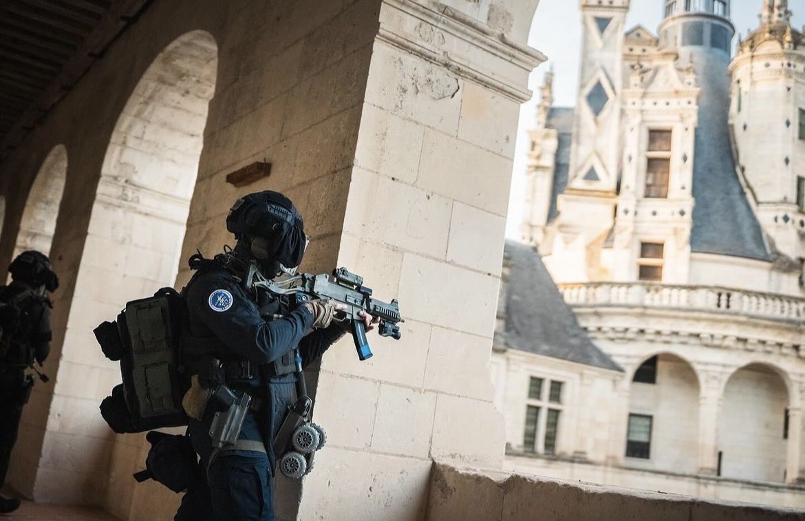 🇫🇷👊Exercice NOVI (nombreuses victimes) avec l'antenne GIGN de Tours au château de Chambord.
© SIRPA GENDARMERIE - Gnd B. Lapointe 👉 gign.france [AGIGN]