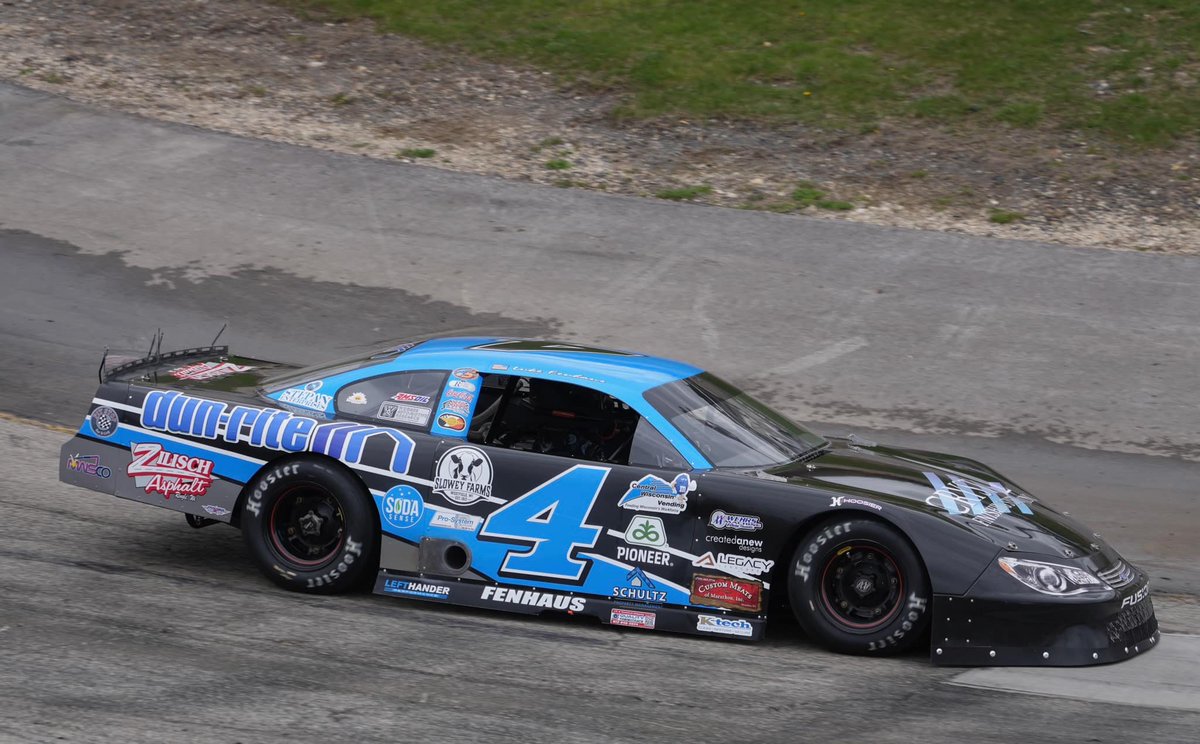 -@luke_fenhaus posts the fastest time in the 2nd practice today at @SlingerSpeedway. @TyMajeski was P2, w/@JustinMondeik44 P3. Mitch Haver & Grant Griesbach rounded out the T5. Qualifying set to begin soon, w/racing at 2pm. Catch it all on tracktv.com. #ASAMT 🏁