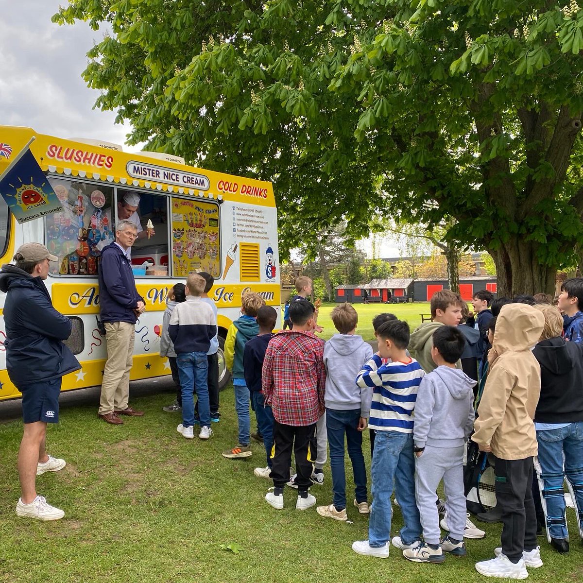 SFSOxford's tweet image. Ice creams all round! #ILoveBoarding #boardingcommunity #icecream