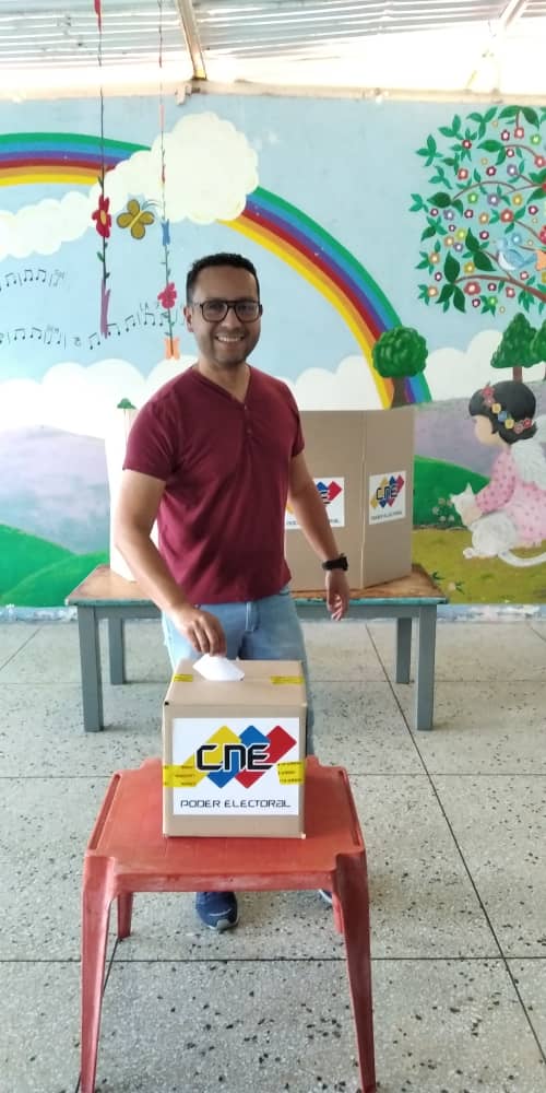Movimiento de Científic@s participa con entusiasmo en la Consulta Popular 🇻🇪

Vamos al trabajo conjunto, a la suma de ideas/aportes, a la construcción de soluciones. Cada proyecto es una oportunidad para la construcción colectiva.

#PoderPopularEnVanguardia
 #CienciaParaLaVida