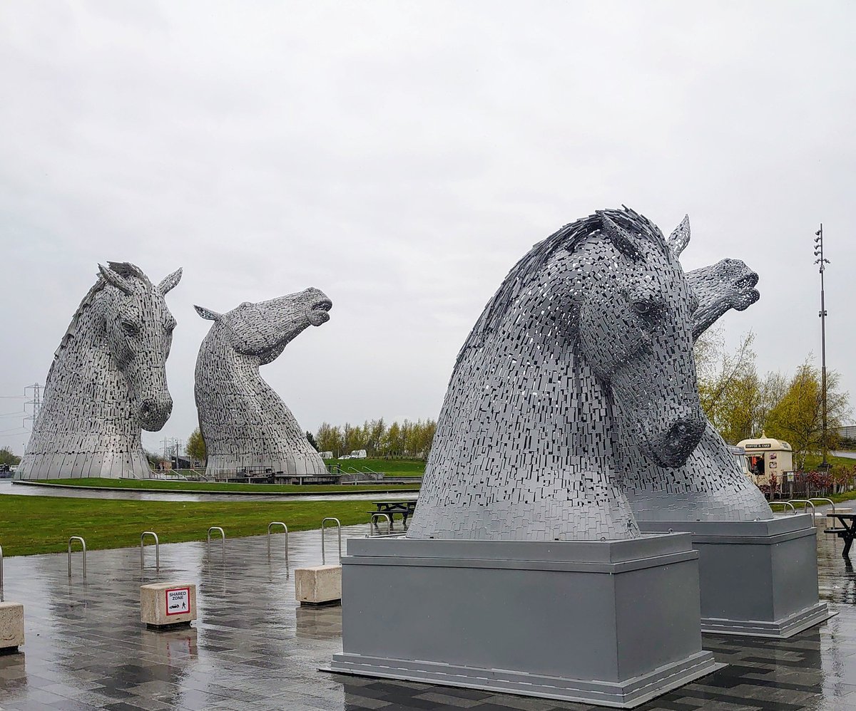 I took way too many photos of #TheKelpies incredible structures, raining again though 🤷