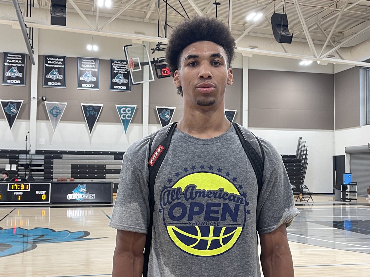 ArizonaPreps's tweet photo. Another prospect that really helped himself Saturday was Yavapai College 6-4 SOPH guard Kieran Carr. Carr is a big, physical guard with a strong handle of the ball and excellent versatility as a player. A very good sleeper prospect. ⁦@CoachCodyHop⁩ ⁦@accac_sports⁩ https://t.co/zitphfg0gv