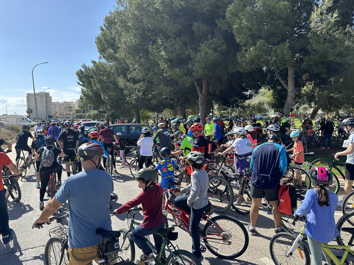 🚴🏽 💨 La primera edición de la “Volta en bici” #SantJoan- #ElCampello se apunta un triunfo con la inscripción tope de 400 ciclistas establecida @marcosm80358968 @sant_joan @GrupoBrotons Lee AQUÍ elcampello.es/index.php?s=no…