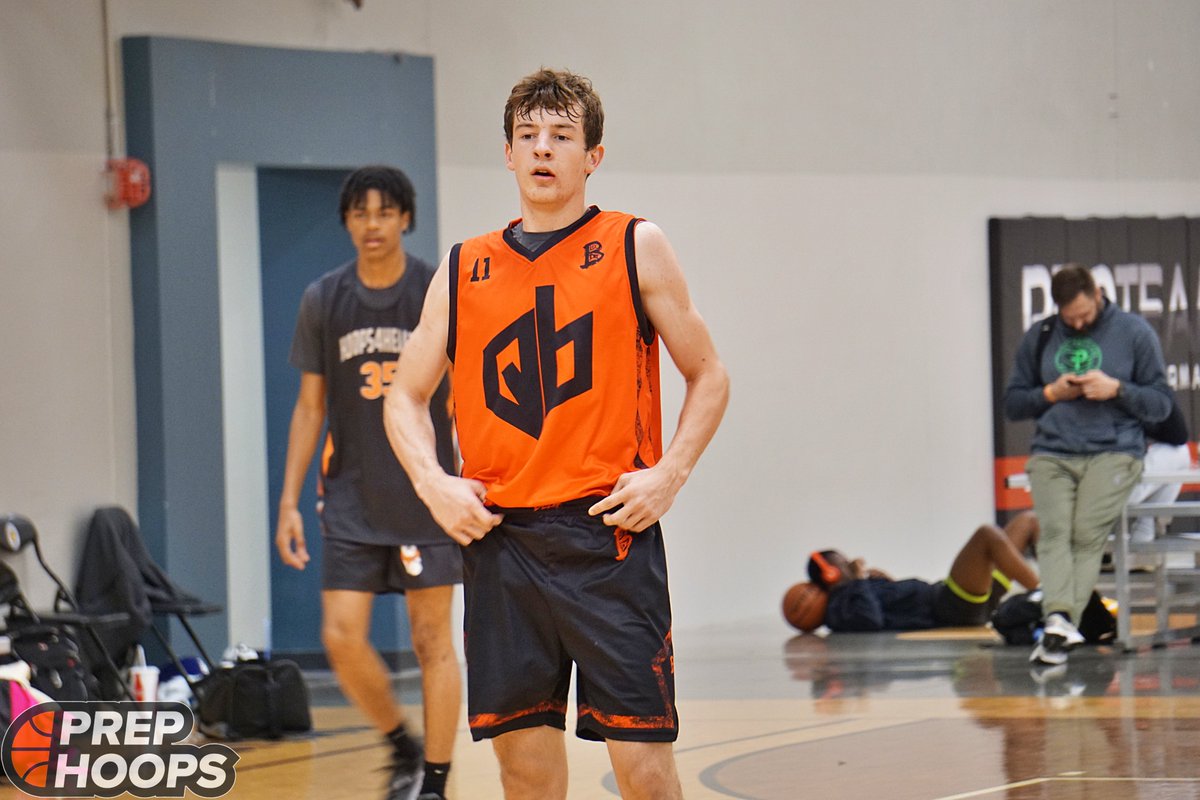 .@hudson_maurer has a nice game to him. He can shoot the checkout the ball and plays his tail off. He is consistently moving off ball. He make a ton of hustle plays. Good length and strength. #PHTheStage