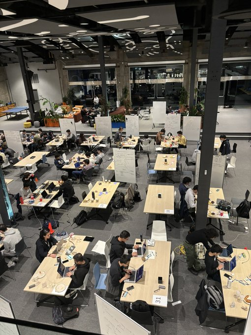 Elon run X, at 10pm employees are still working hard to make X the best platform in the world.