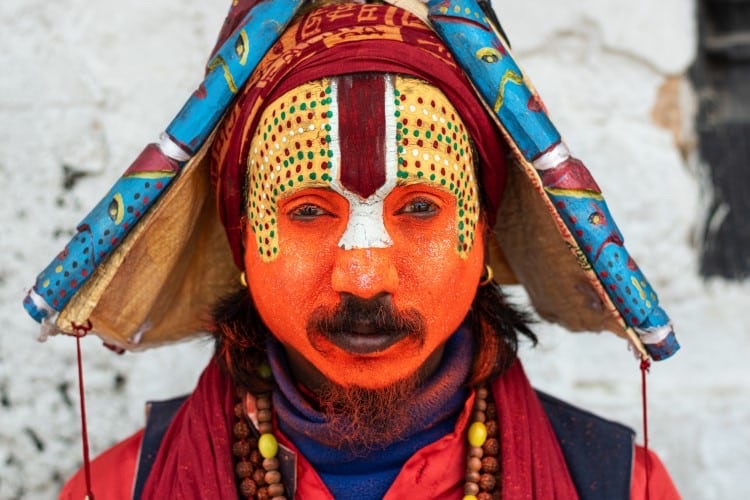 Yasser Alaa Mobarak traveled to Kathmandu's Pashupatinath Temple during the sacred Hindu festival of Maha Shivaratri. While there, he executed a wonderful portrait series that captures the souls of the religious ascetics who were celebrating at the temple. mymodernmet.com/portraits-pilg…