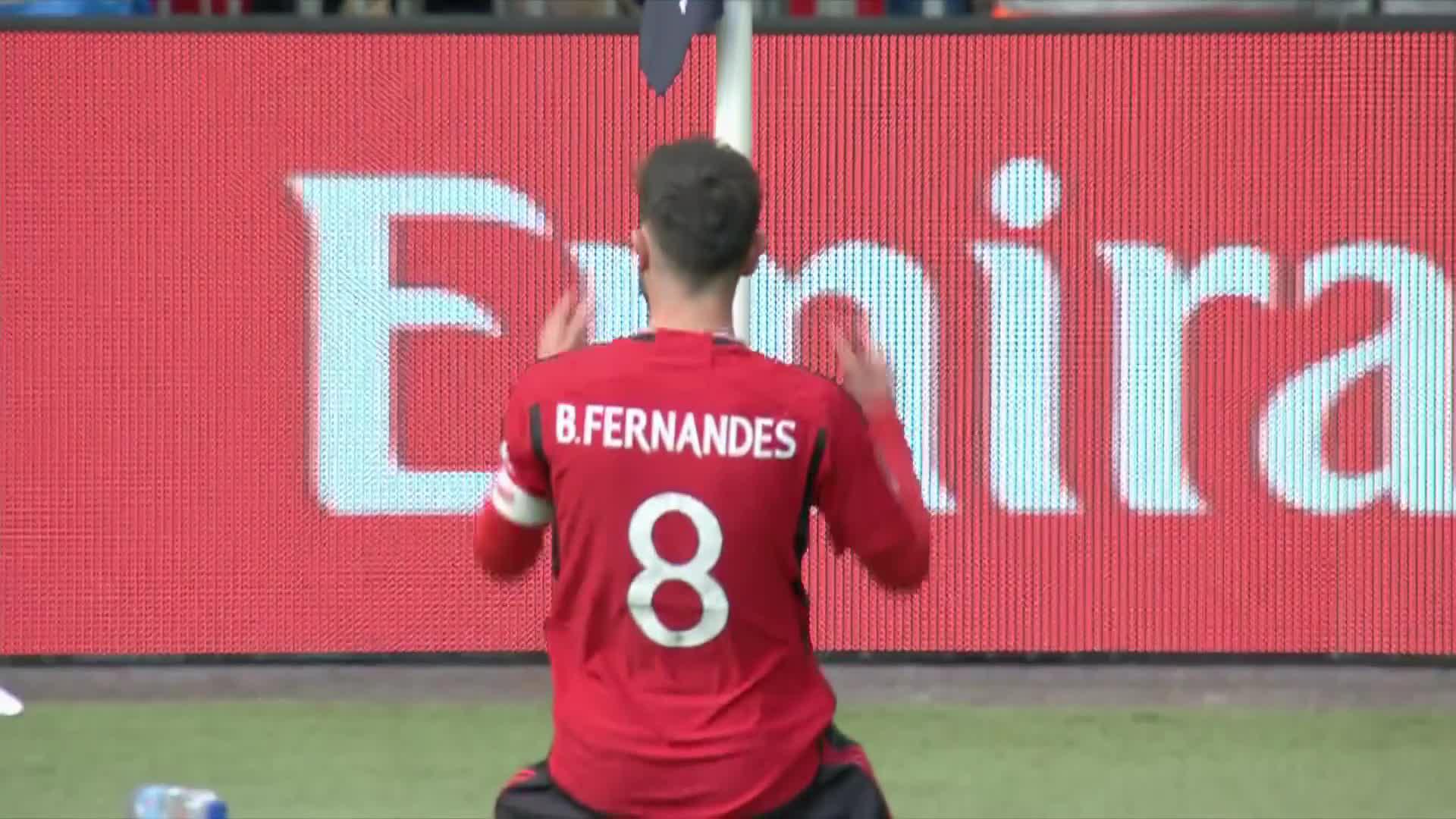 Bruno Fernandes gets in on the scoring for @ManUtd 🤩#EmiratesFACup