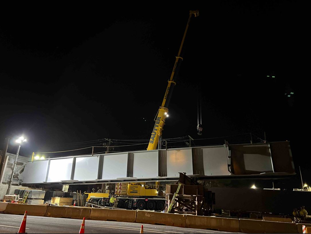 Do you know how many girders it will take to complete the Kenilworth-East West Highway flyover in #RiverdaleMD @princegeorgesmd? Nighttime crews are installing two dozen large steel beams at the busy intersection. #purplelineprogress