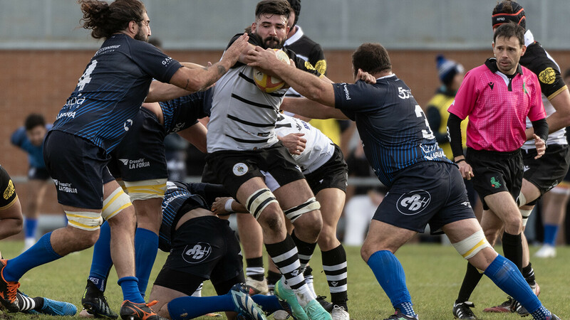 Asociación Clubes Deportivos de Élite Sevilla (@acelitesevilla) on Twitter photo 🏉El <a href="/rugbyciencias/">Real Ciencias La Carloteña</a> derrota por 37-15 a la Santboiana y se mete en semifinales.
⚔️Se verá las caras en Valladolid contra el VRAC a partido único.
La inspiración del argentino Damián Huber resultó clave.
▶️ow.ly/qyZM50Rkxyz 🏉El <a href="/rugbyciencias/">Real Ciencias La Carloteña</a> derrota por 37-15 a la Santboiana y se mete en semifinales.
⚔️Se verá las caras en Valladolid contra el VRAC a partido único.
La inspiración del argentino Damián Huber resultó clave.
▶️ow.ly/qyZM50Rkxyz