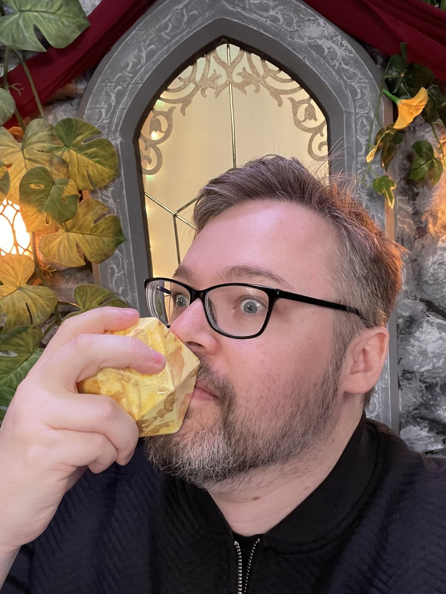 Mara Holmes tweet media