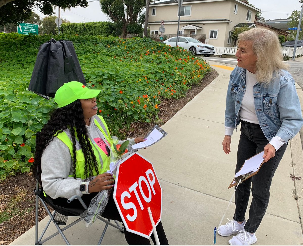 A special thank you to the crossing guards of #ManhattanBeach : thembnews.com/2024/04/20/488…