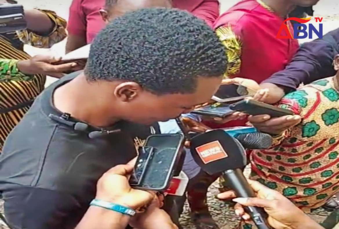Abia Police Parades ABSU 500-L Student Who Killed Rival Cult Member, As He Makes Shocking Revelation (VIDEO) abntv.com.ng/news/abia-poli… via @ABN TV