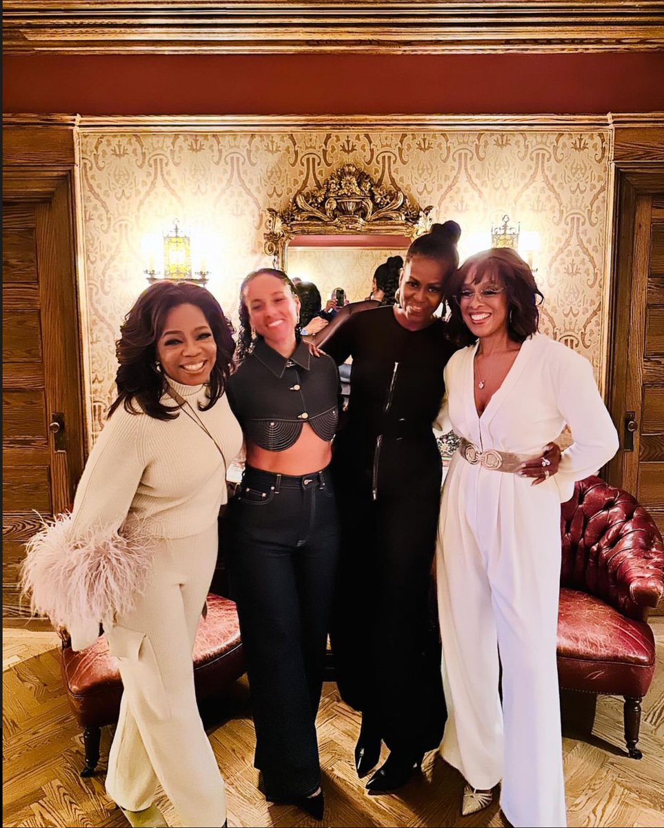 Alicia Keys x Oprah x Michelle Obama x Gayle King ❤️ #HellsKitchenBway