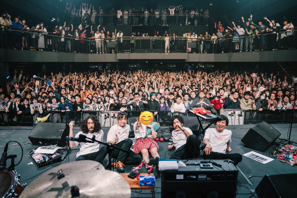 imaizumi_aika's tweet photo. 今日のこと一生忘れないと思う　上海のライブに来てくれたみんな待っててくれたみんな本当にありがとう　愛してます　また会いましょう https://t.co/77xBs2x2gB