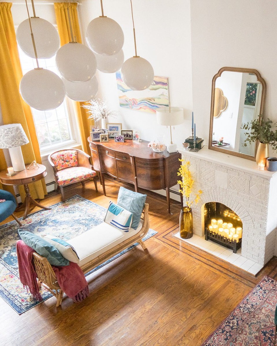 froystore's tweet image. Lounging in style with a cozy daybed and dreamy pendant lighting ✨💕
📸 via IG @row_sweet_home
#froyinspiration #designvibes #thesfourwalls