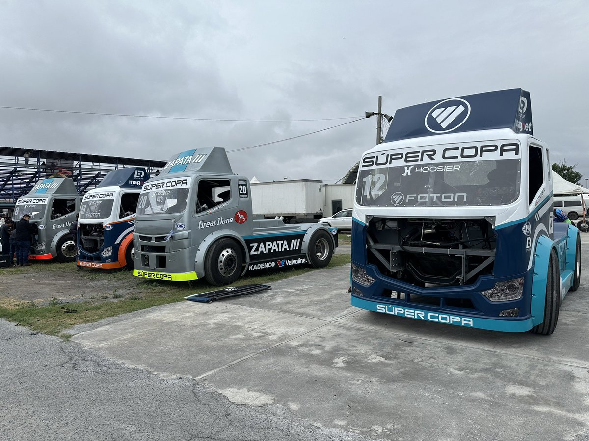 #EnVivoTyT | Ya estamos calentando motores en la primera fecha de la @SuperCopaMex en #Monterrey. No te despegues de #RevistaTyT para conocer los detalles de la nueva generación de la categoría Tractocamiones, ahora cab over.