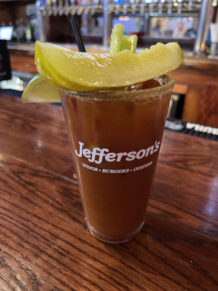 JeffersonsKU's tweet image. The secret to forgetting that tomorrow is Monday!
😎👊🏼 #BloodyMarys #SundayMustHave #LawrenceKS #JeffersonsKU