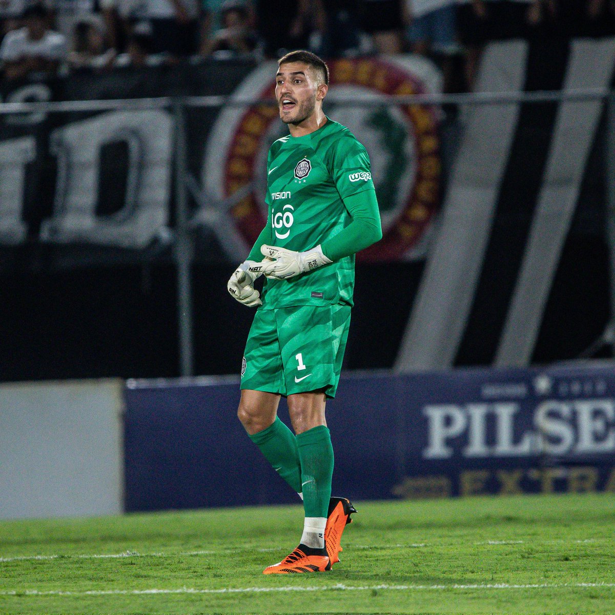 URUGUAYO!

Cumple años hoy el futbolista de Olimpia, Gastón Olveira.

Feliz día, charrúa!!

#LaFutboleraPy ⚽️👑