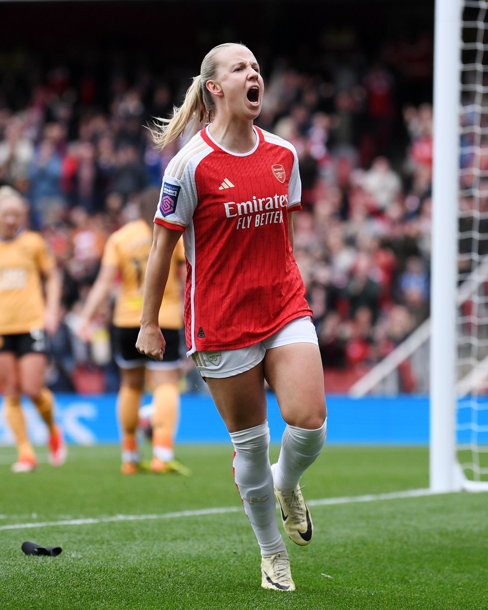 In case you're wondering, Beth Mead STILL loves Emirates Stadium.